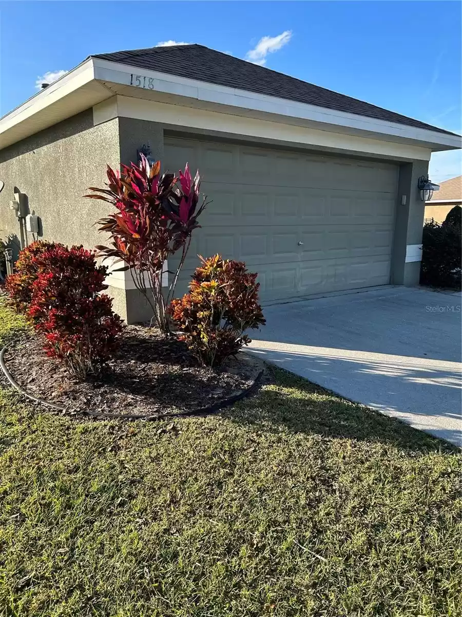 FRONT GARAGE VIEW