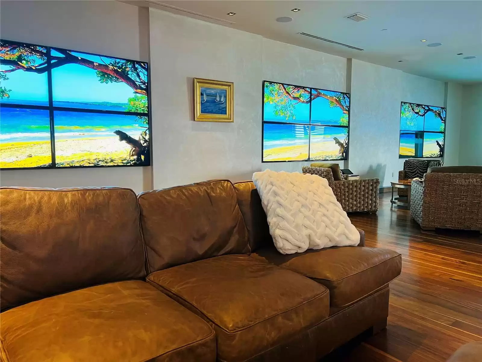 Wirtual WIndows bring ANY reality u want to your living room - APp Controlled - Full Room of Equipment over 150k in cost