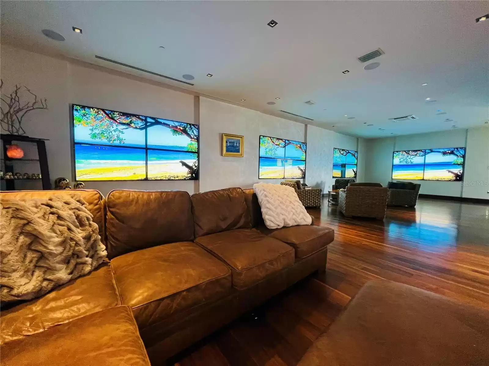 Wirtual WIndows bring ANY reality u want to your living room - APp Controlled - Full Room of Equipment over 150k in cost