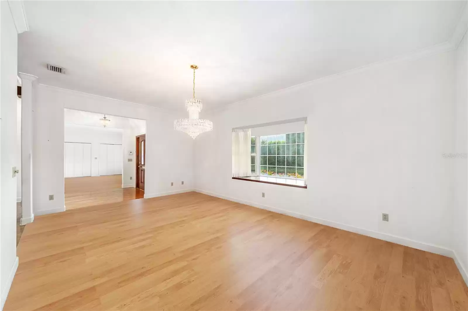 Virtual look flooring in the dining room.