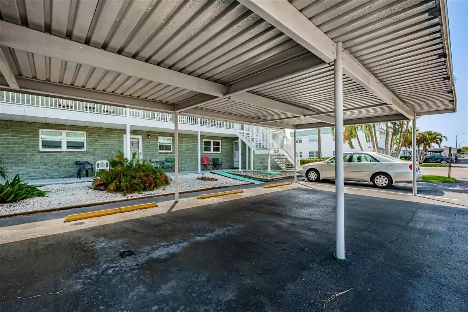 5287 81ST STREET, ST PETERSBURG, Florida 33709, 1 Bedroom Bedrooms, ,1 BathroomBathrooms,Residential,For Sale,81ST,MFRU8192133