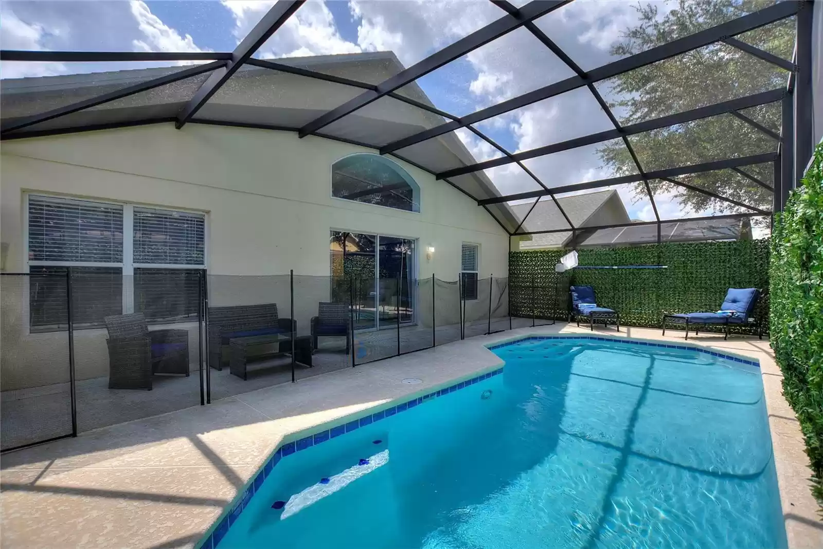 2676 EMERALD ISLAND BOULEVARD, KISSIMMEE, Florida 34747, 6 Bedrooms Bedrooms, ,3 BathroomsBathrooms,Residential,For Sale,EMERALD ISLAND,MFRO6169409