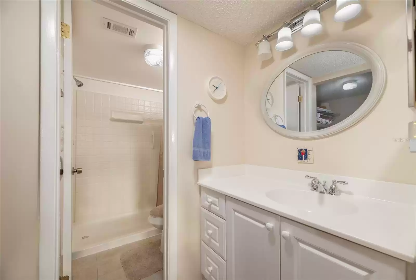 6105 LAKE POINTE DRIVE, ORLANDO, Florida 32822, 2 Bedrooms Bedrooms, ,2 BathroomsBathrooms,Residential,For Sale,LAKE POINTE,MFRO6168830