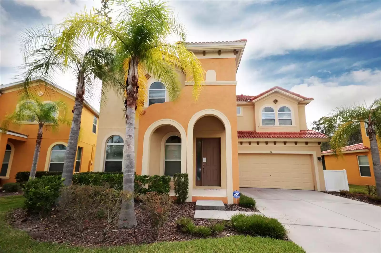 301 LAS FUENTES DRIVE, KISSIMMEE, Florida 34746, 6 Bedrooms Bedrooms, ,5 BathroomsBathrooms,Residential,For Sale,LAS FUENTES,MFRS5097615