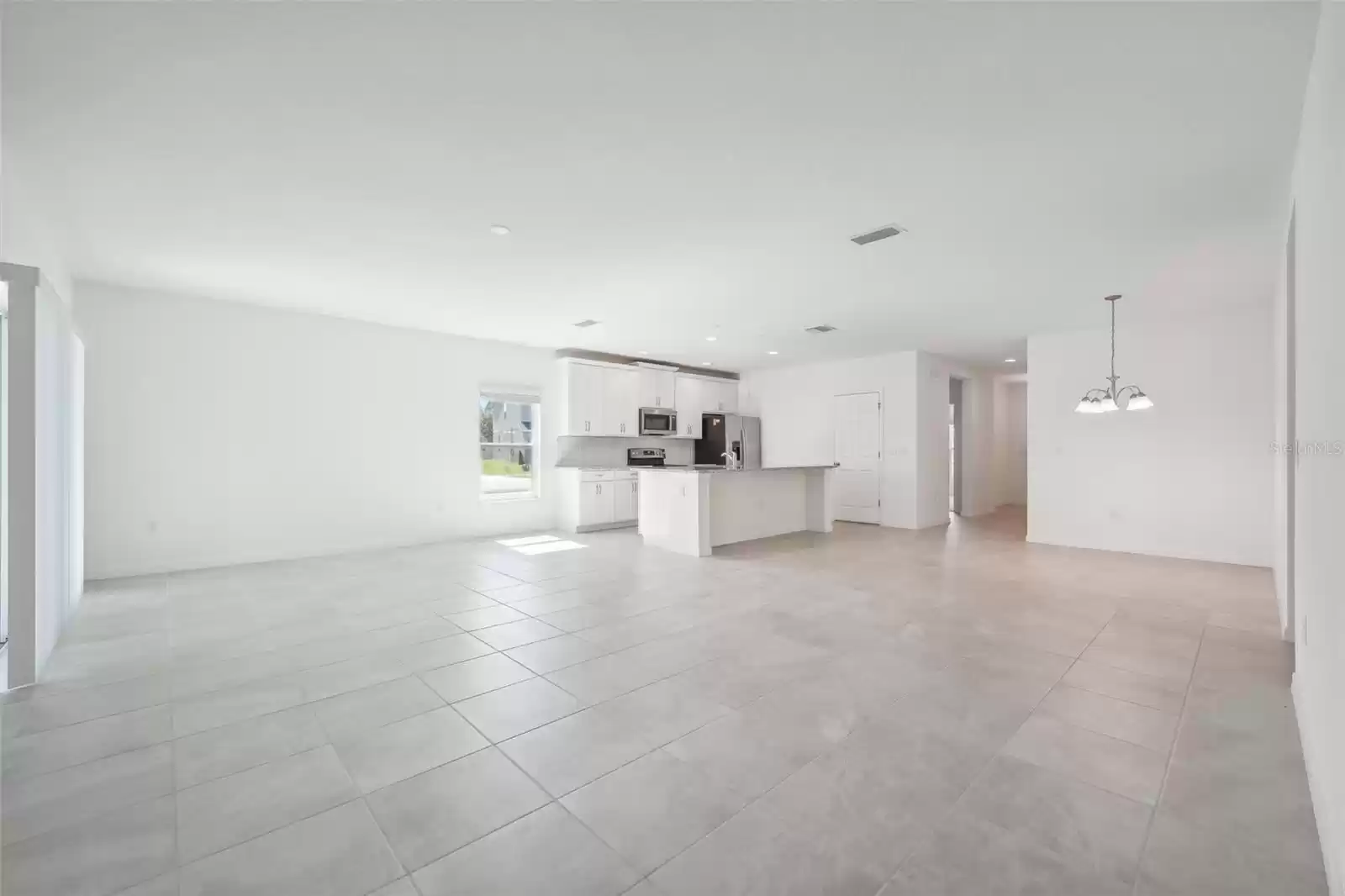 Great Rm / Kitchen / Dining Area