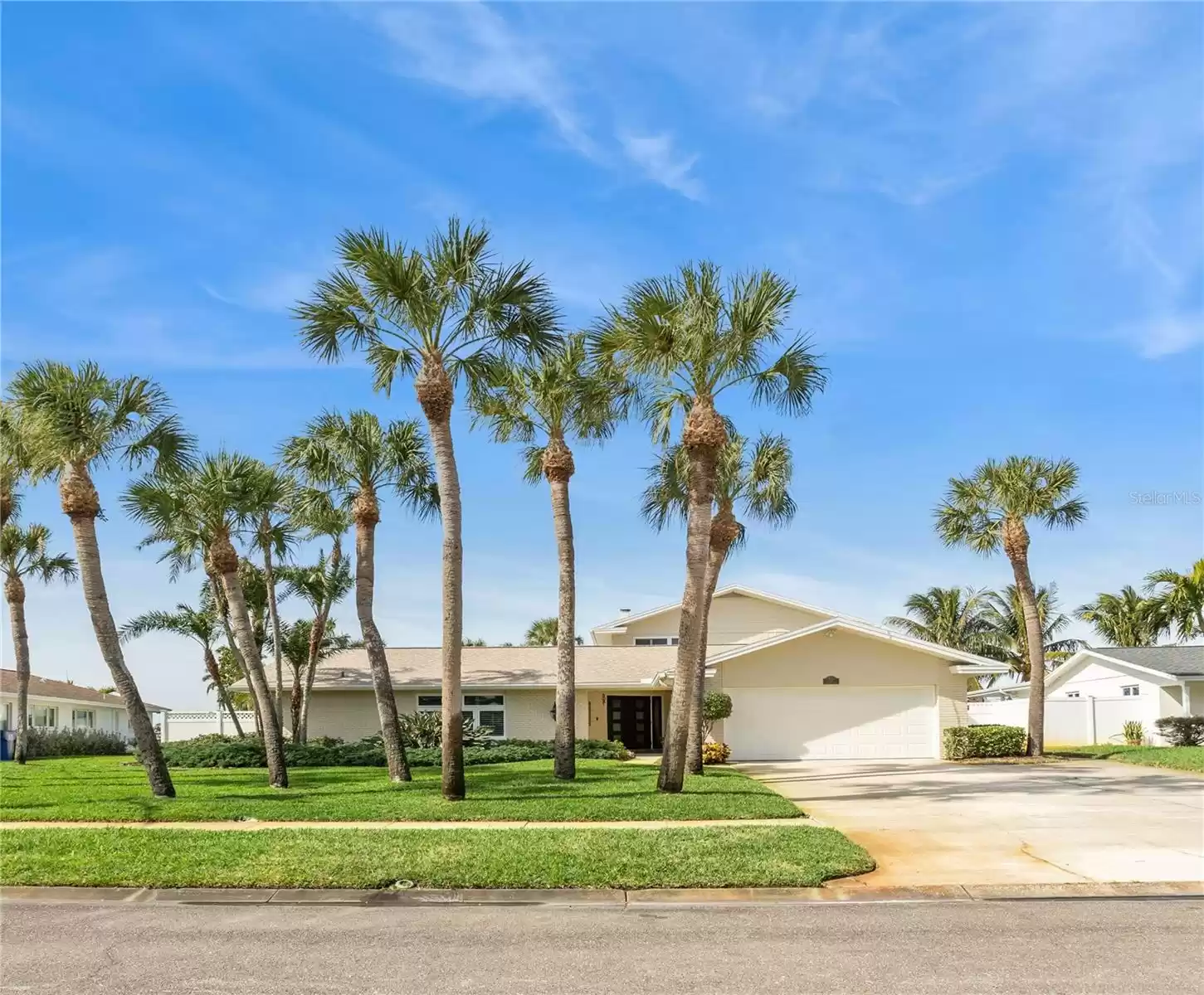 995 EDEN ISLE DRIVE, ST PETERSBURG, Florida 33704, 5 Bedrooms Bedrooms, ,3 BathroomsBathrooms,Residential,For Sale,EDEN ISLE,MFRU8212544