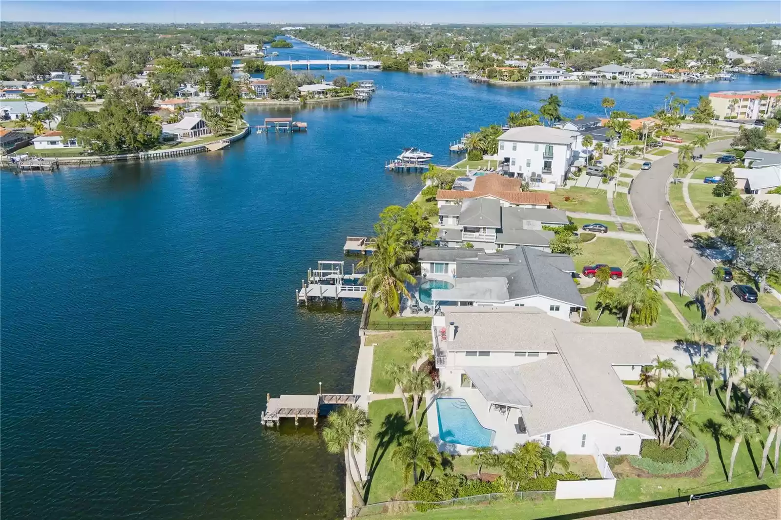 995 EDEN ISLE DRIVE, ST PETERSBURG, Florida 33704, 5 Bedrooms Bedrooms, ,3 BathroomsBathrooms,Residential,For Sale,EDEN ISLE,MFRU8212544