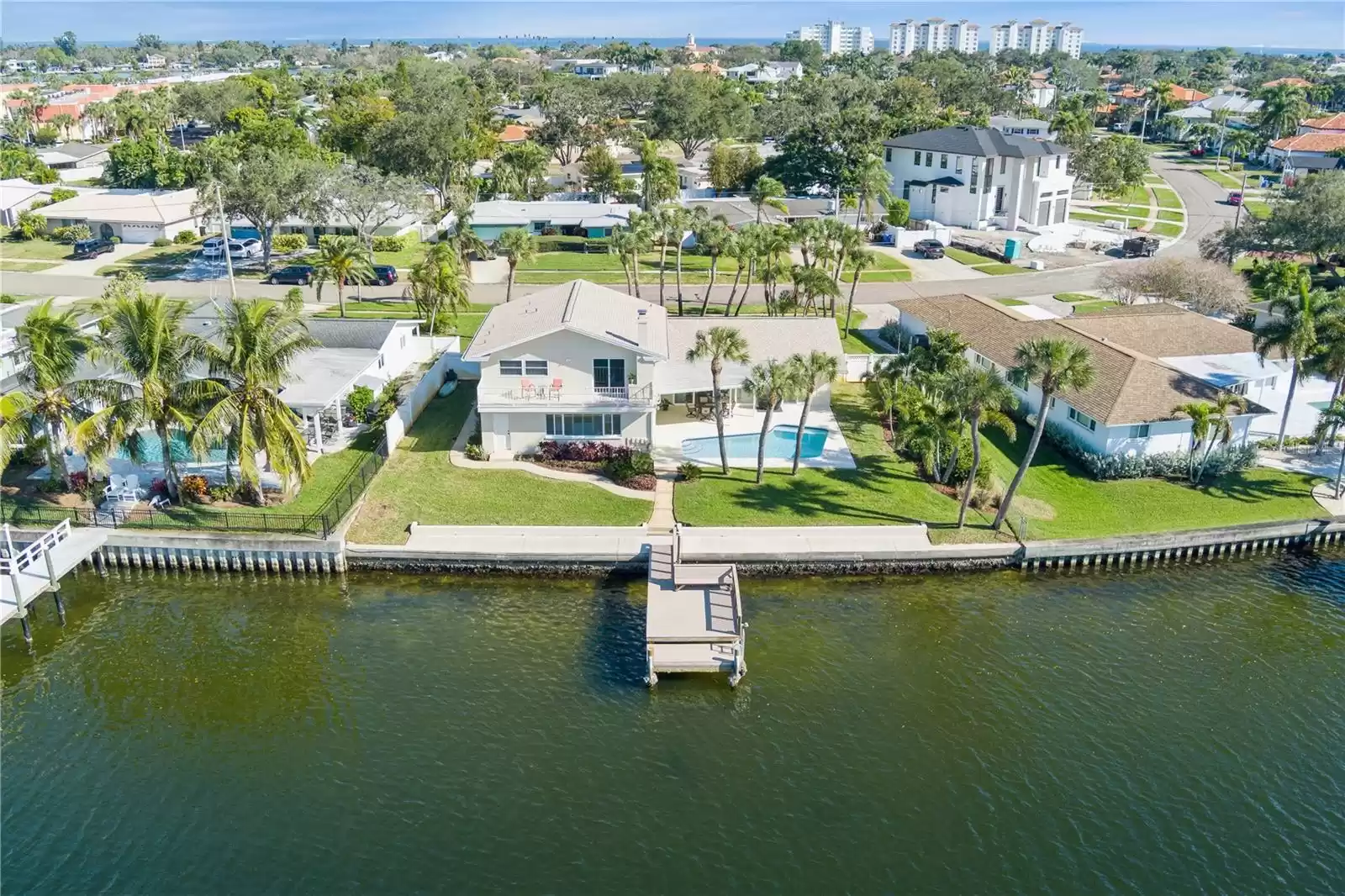 995 EDEN ISLE DRIVE, ST PETERSBURG, Florida 33704, 5 Bedrooms Bedrooms, ,3 BathroomsBathrooms,Residential,For Sale,EDEN ISLE,MFRU8212544