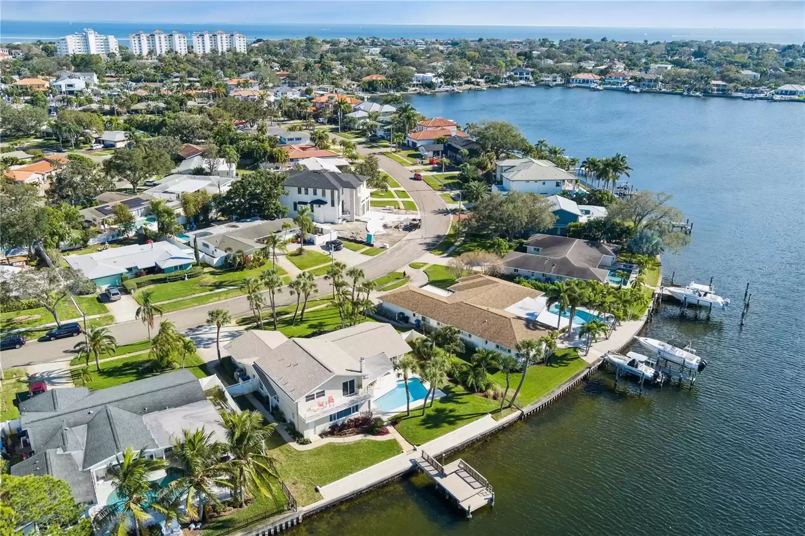 995 EDEN ISLE DRIVE, ST PETERSBURG, Florida 33704, 5 Bedrooms Bedrooms, ,3 BathroomsBathrooms,Residential,For Sale,EDEN ISLE,MFRU8212544