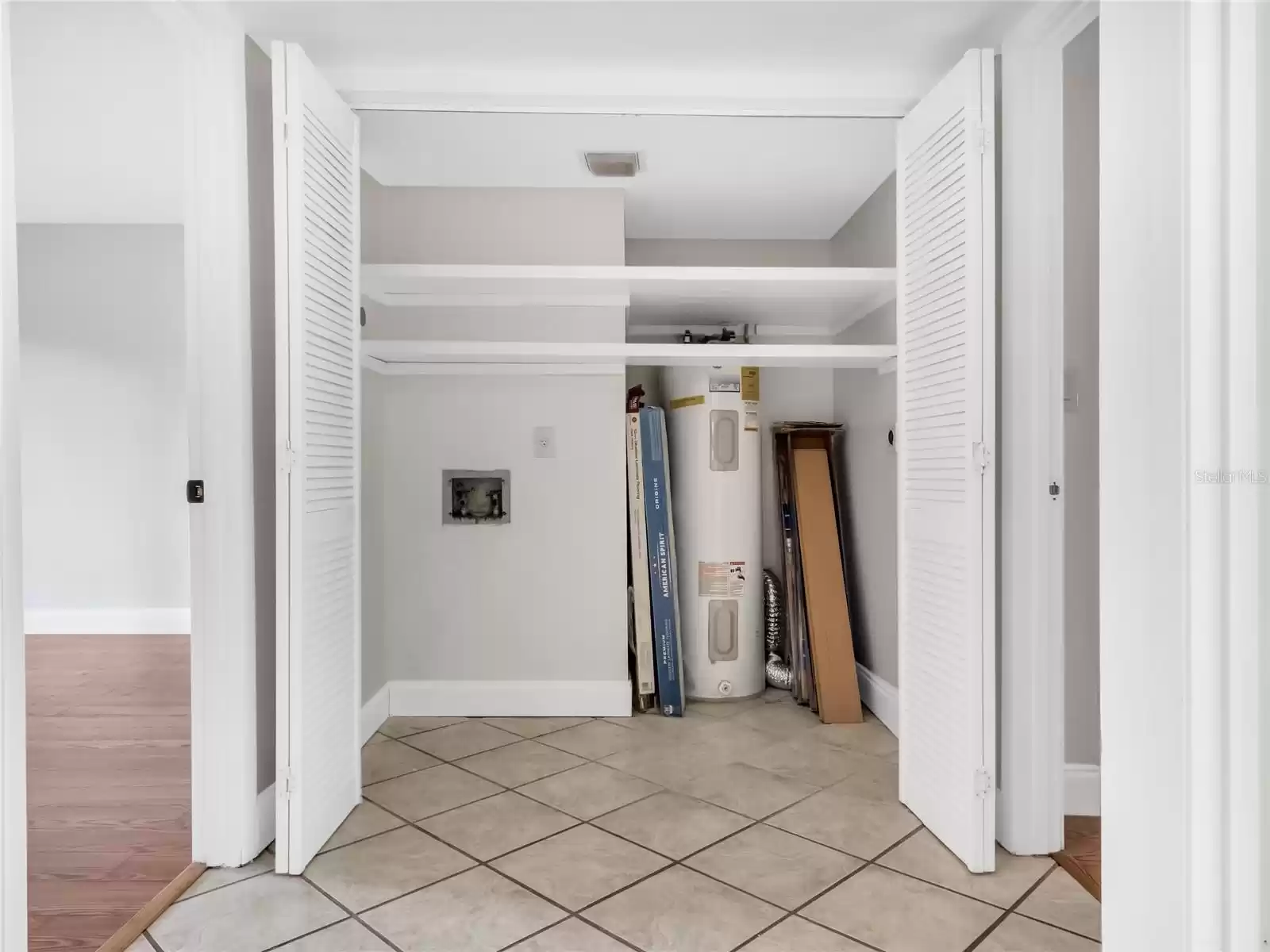 Indoor laundry room