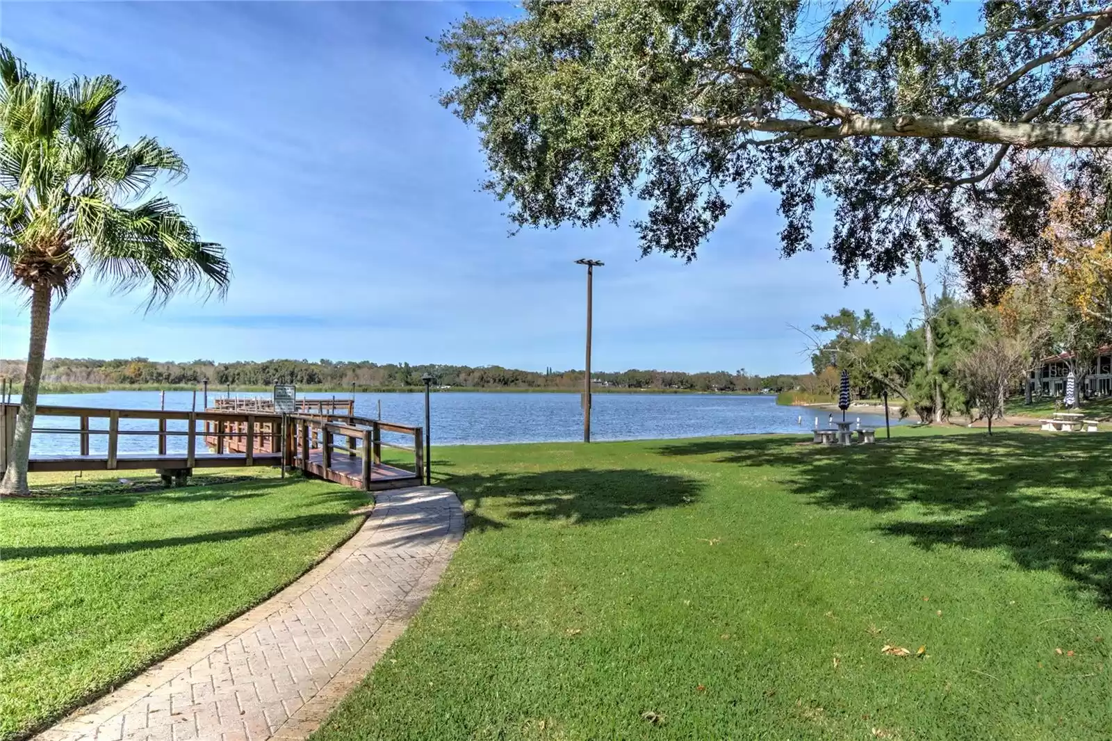 2020 LAKEVIEW DRIVE, CLEARWATER, Florida 33763, 2 Bedrooms Bedrooms, ,2 BathroomsBathrooms,Residential,For Sale,LAKEVIEW,MFRU8227516