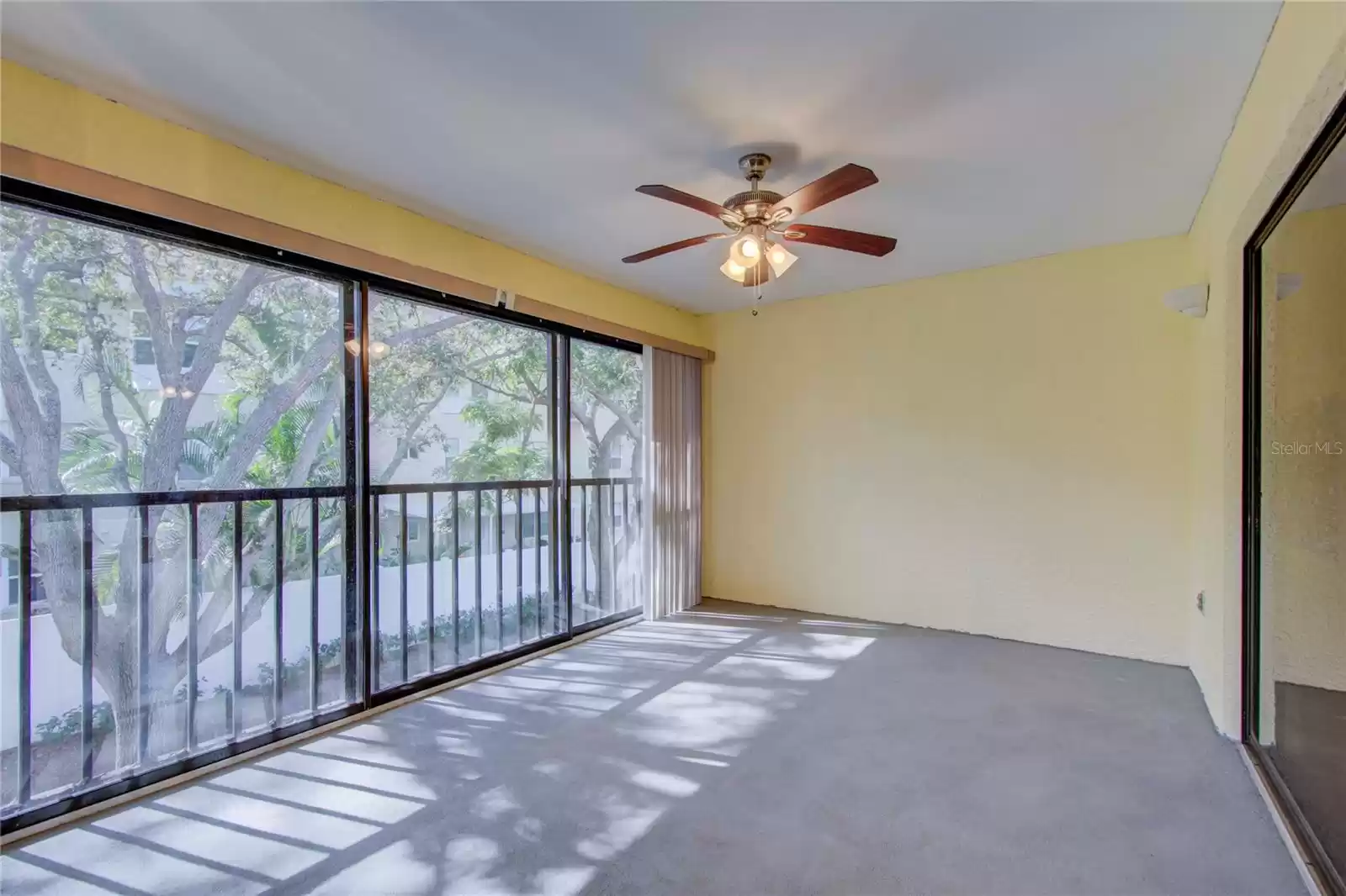 2020 LAKEVIEW DRIVE, CLEARWATER, Florida 33763, 2 Bedrooms Bedrooms, ,2 BathroomsBathrooms,Residential,For Sale,LAKEVIEW,MFRU8227516