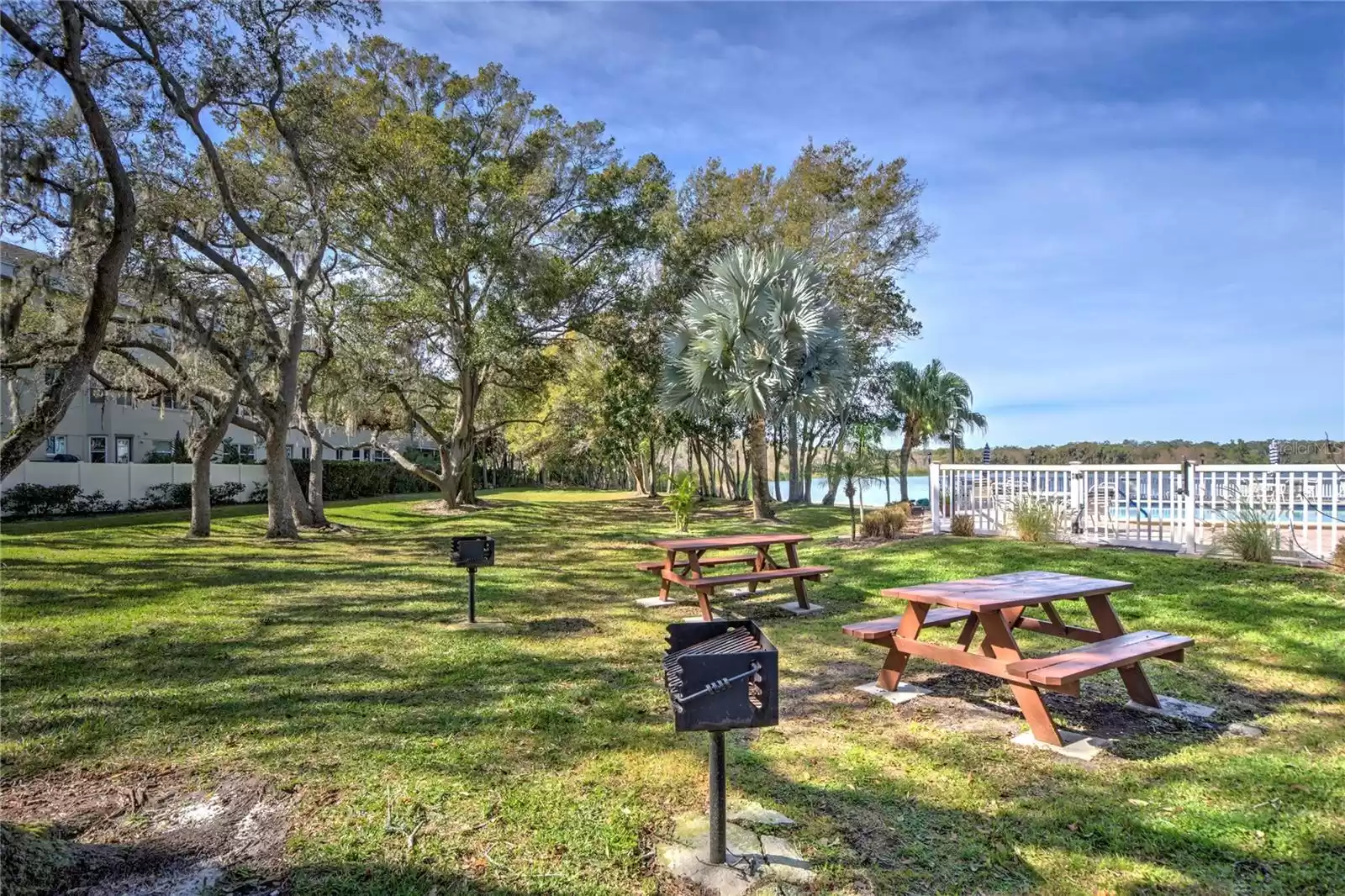 2020 LAKEVIEW DRIVE, CLEARWATER, Florida 33763, 2 Bedrooms Bedrooms, ,2 BathroomsBathrooms,Residential,For Sale,LAKEVIEW,MFRU8227516