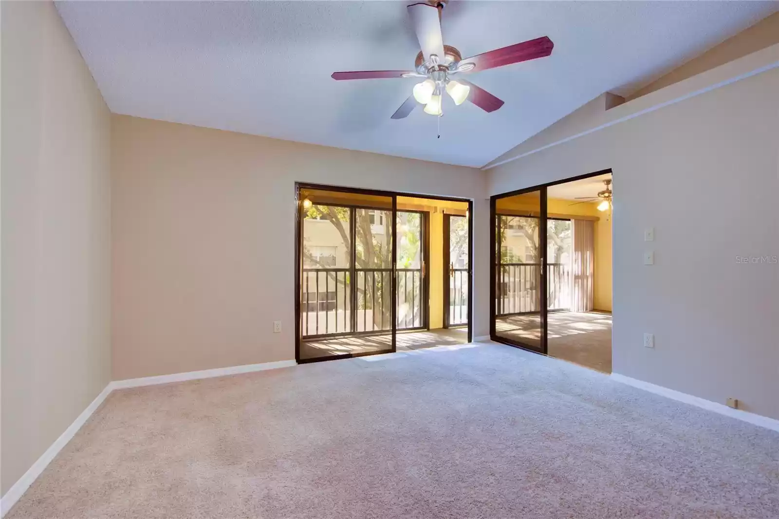 2020 LAKEVIEW DRIVE, CLEARWATER, Florida 33763, 2 Bedrooms Bedrooms, ,2 BathroomsBathrooms,Residential,For Sale,LAKEVIEW,MFRU8227516