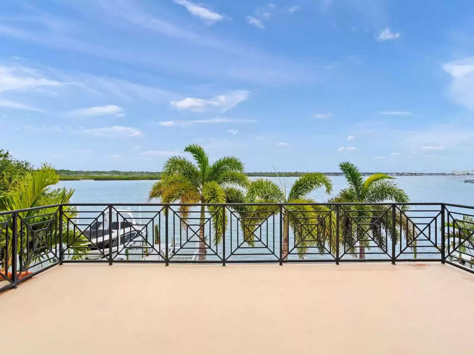 17371 KENNEDY DRIVE, NORTH REDINGTON BEACH, Florida 33708, 4 Bedrooms Bedrooms, ,3 BathroomsBathrooms,Residential,For Sale,KENNEDY,MFRU8227521