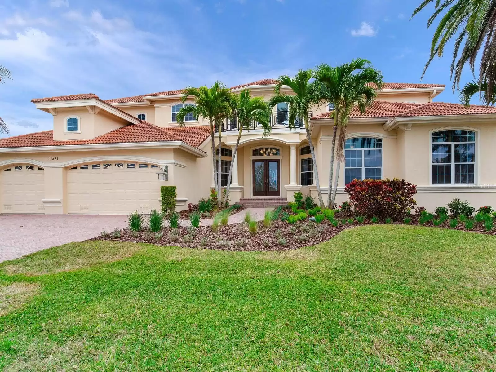 17371 KENNEDY DRIVE, NORTH REDINGTON BEACH, Florida 33708, 4 Bedrooms Bedrooms, ,3 BathroomsBathrooms,Residential,For Sale,KENNEDY,MFRU8227521