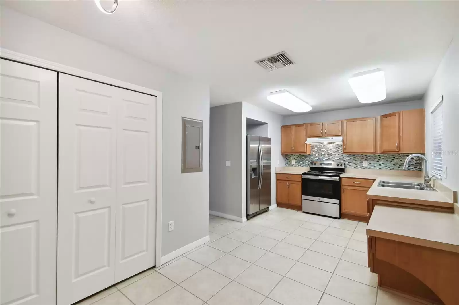 209 BROAD STREET, TAMPA, Florida 33604, 3 Bedrooms Bedrooms, ,2 BathroomsBathrooms,Residential,For Sale,BROAD,MFRT3499019