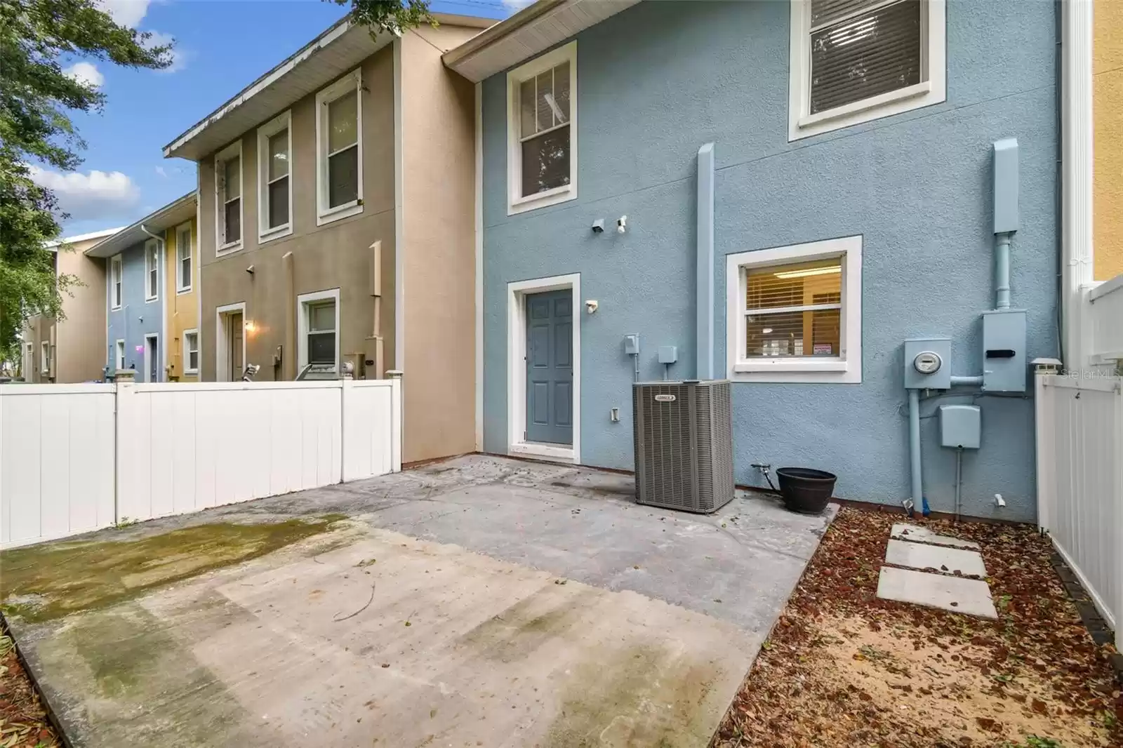 209 BROAD STREET, TAMPA, Florida 33604, 3 Bedrooms Bedrooms, ,2 BathroomsBathrooms,Residential,For Sale,BROAD,MFRT3499019