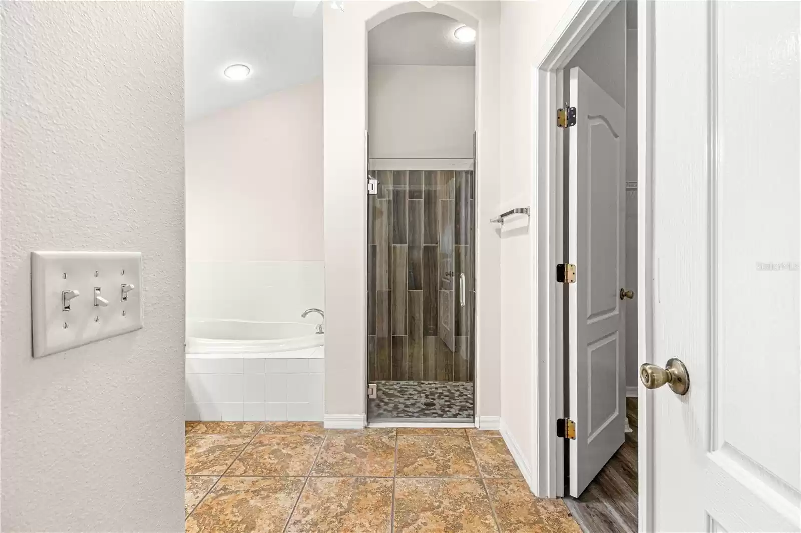 Upgraded walk-in shower