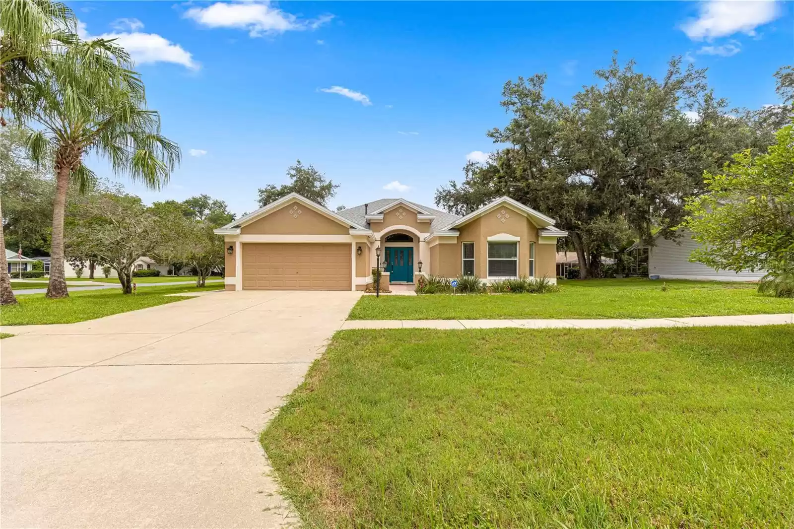 1207 OAK HAMMOCK LANE, LADY LAKE, Florida 32159, 3 Bedrooms Bedrooms, ,2 BathroomsBathrooms,Residential,For Sale,OAK HAMMOCK,MFRG5077577