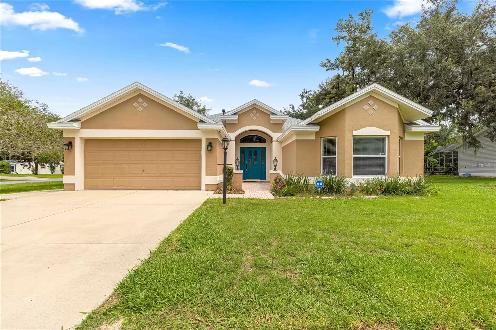 Gorgeous curb appeal