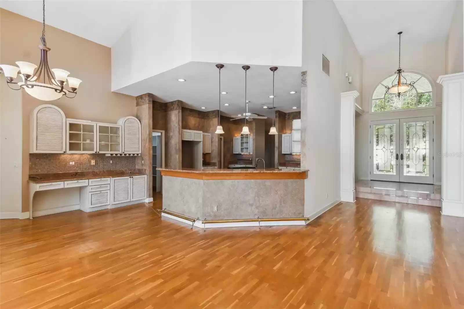 5379 ISLEWORTH COUNTRY CLUB DRIVE, WINDERMERE, Florida 34786, 4 Bedrooms Bedrooms, ,3 BathroomsBathrooms,Residential,For Sale,ISLEWORTH COUNTRY CLUB,MFRO6172675