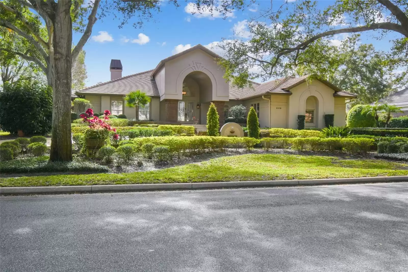 5379 ISLEWORTH COUNTRY CLUB DRIVE, WINDERMERE, Florida 34786, 4 Bedrooms Bedrooms, ,3 BathroomsBathrooms,Residential,For Sale,ISLEWORTH COUNTRY CLUB,MFRO6172675