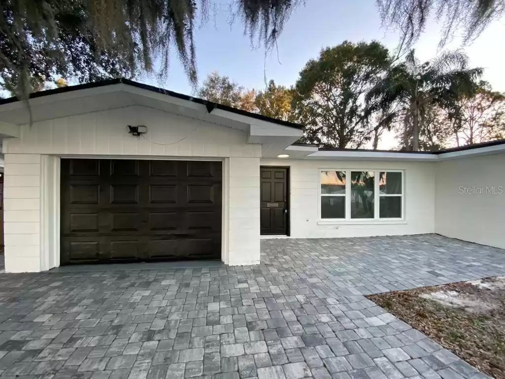 1204 LAKE ELBERT DRIVE, WINTER HAVEN, Florida 33880, 3 Bedrooms Bedrooms, ,2 BathroomsBathrooms,Residential,For Sale,LAKE ELBERT,MFRS5098606