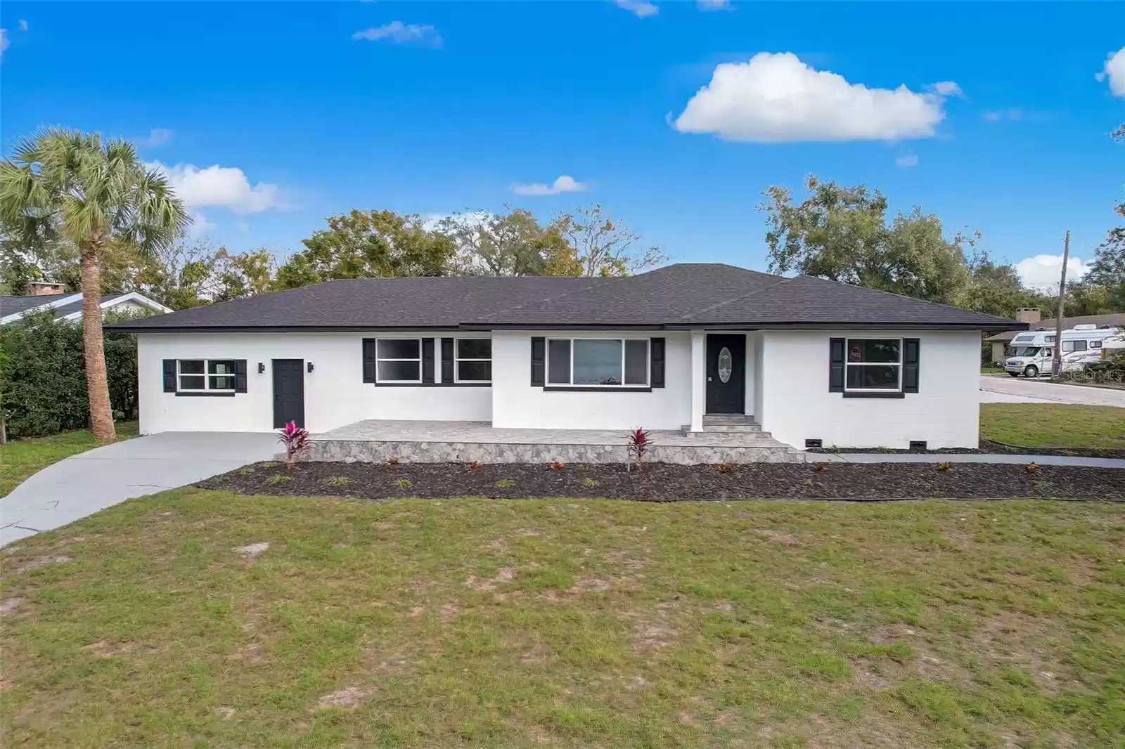 722 LAKE MARTHA DRIVE, WINTER HAVEN, Florida 33881, 4 Bedrooms Bedrooms, ,3 BathroomsBathrooms,Residential,For Sale,LAKE MARTHA,MFRT3500768