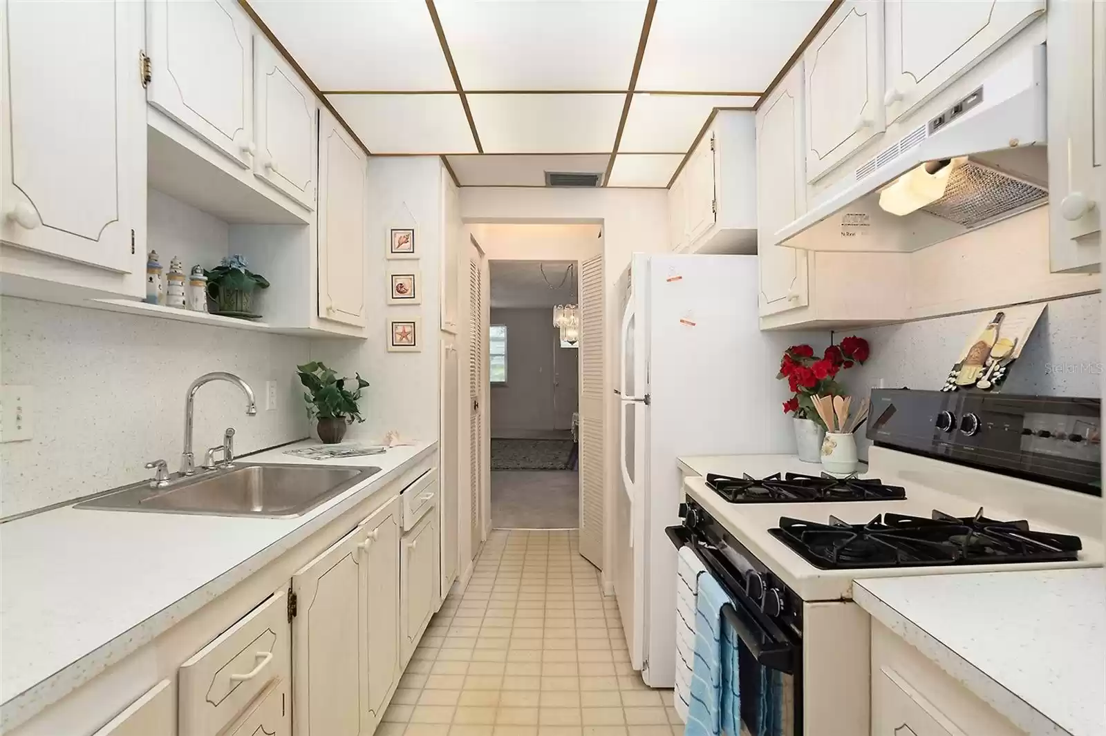 Great galley kitchen!