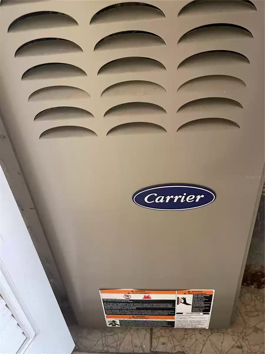 Newer Gas powered HVAC - CARRIER BRAND! SAVE $$$