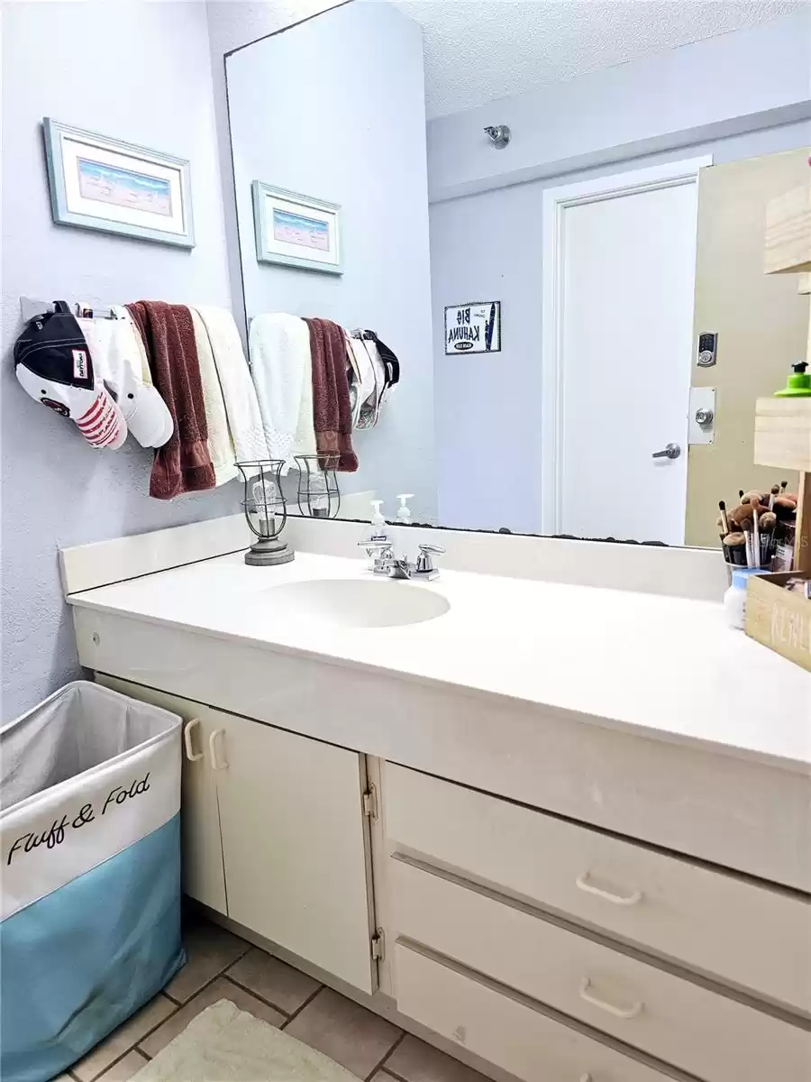 C314 Vanity Area