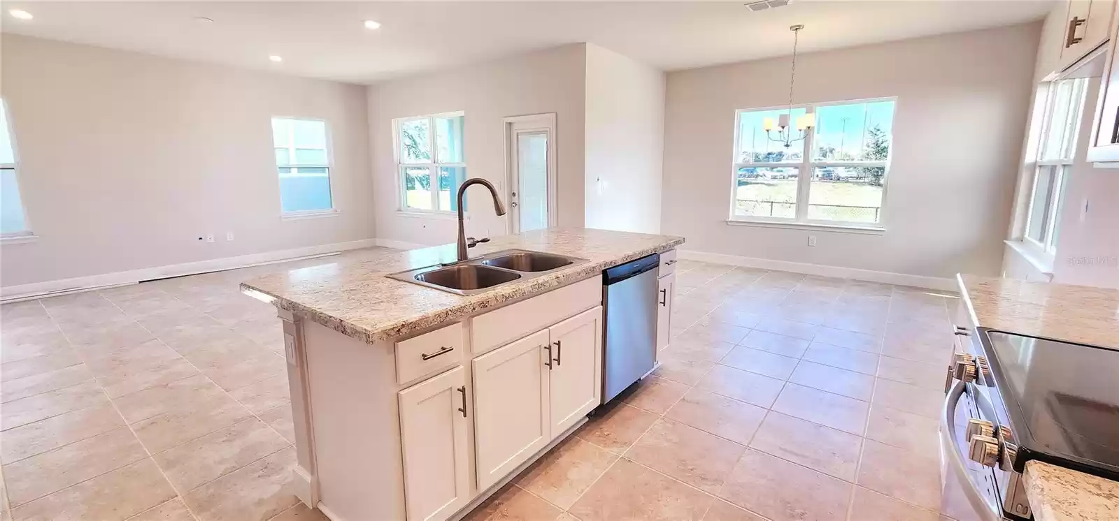 304 KRENSON BAY LOOP, WINTER HAVEN, Florida 33881, 4 Bedrooms Bedrooms, ,2 BathroomsBathrooms,Residential,For Sale,KRENSON BAY,MFRO6176082