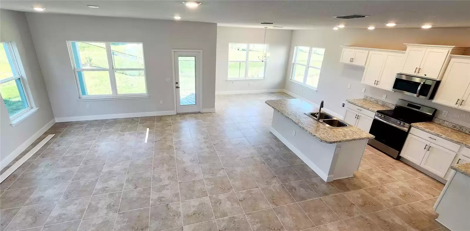 304 KRENSON BAY LOOP, WINTER HAVEN, Florida 33881, 4 Bedrooms Bedrooms, ,2 BathroomsBathrooms,Residential,For Sale,KRENSON BAY,MFRO6176082