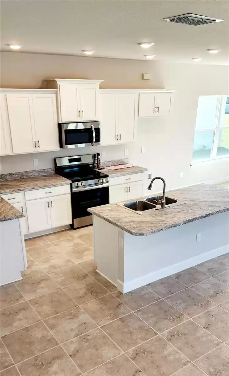 304 KRENSON BAY LOOP, WINTER HAVEN, Florida 33881, 4 Bedrooms Bedrooms, ,2 BathroomsBathrooms,Residential,For Sale,KRENSON BAY,MFRO6176082