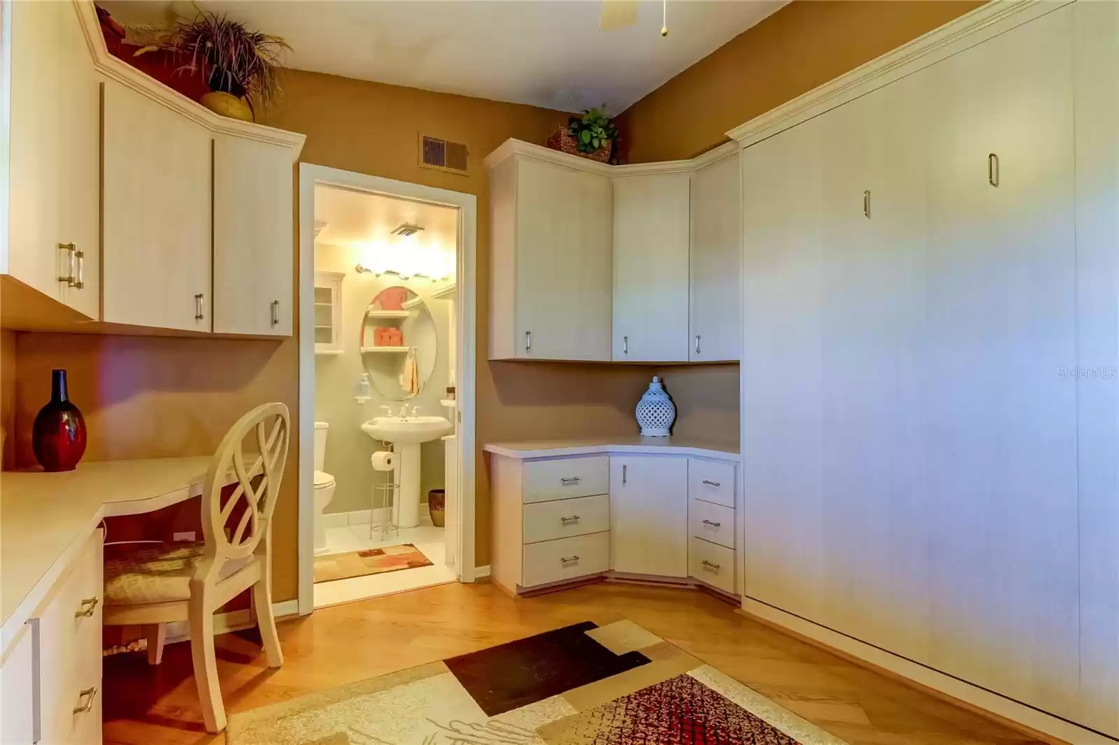 Murphy Bed in Guest Bedroom