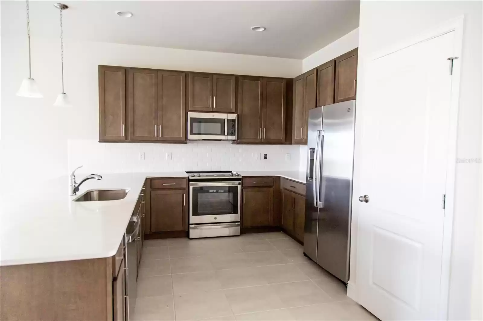 KITCHEN OPEN FLOORPLAN