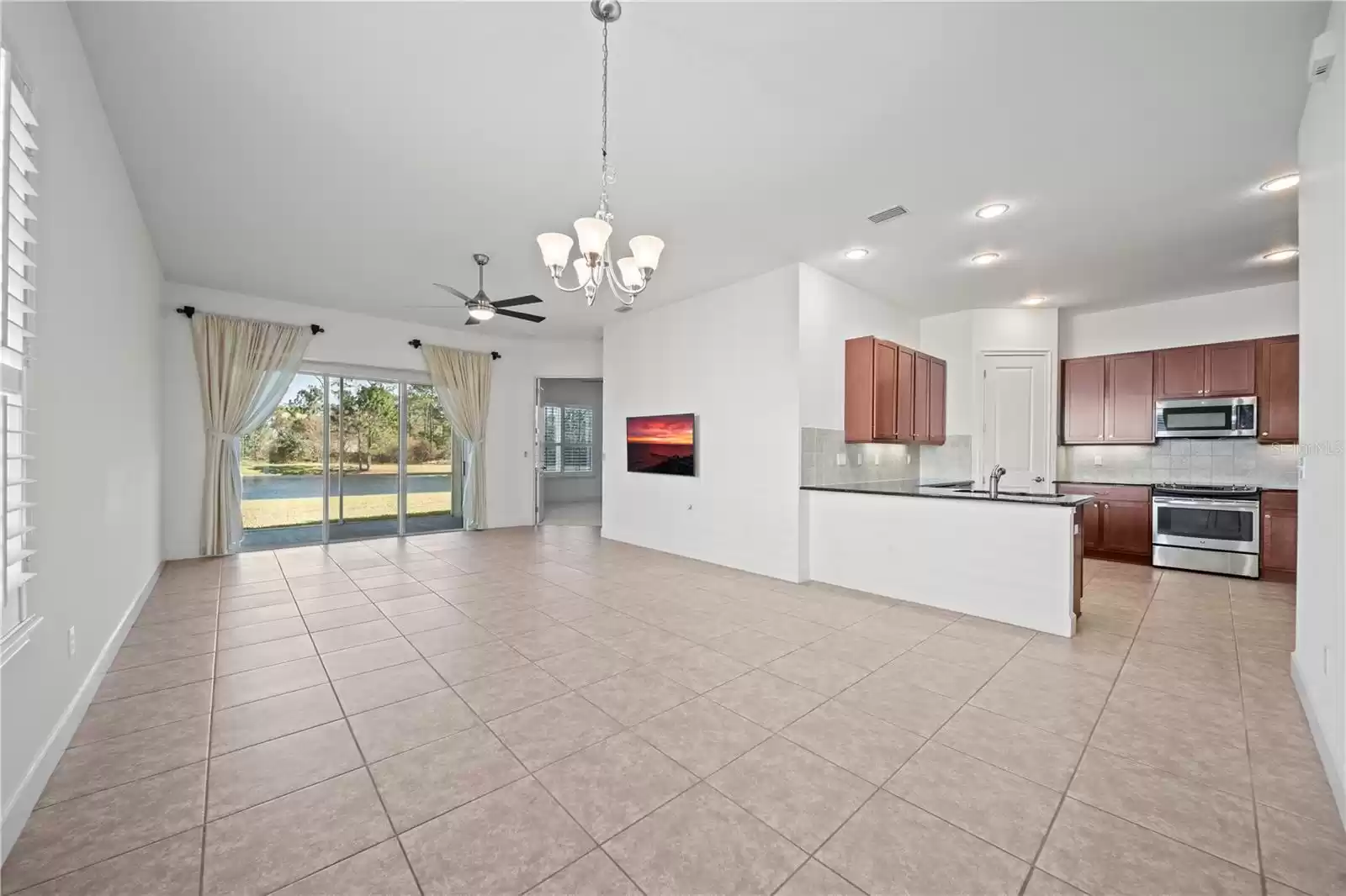 FAMILY/DINING ROOM AND KITCHEN AREA