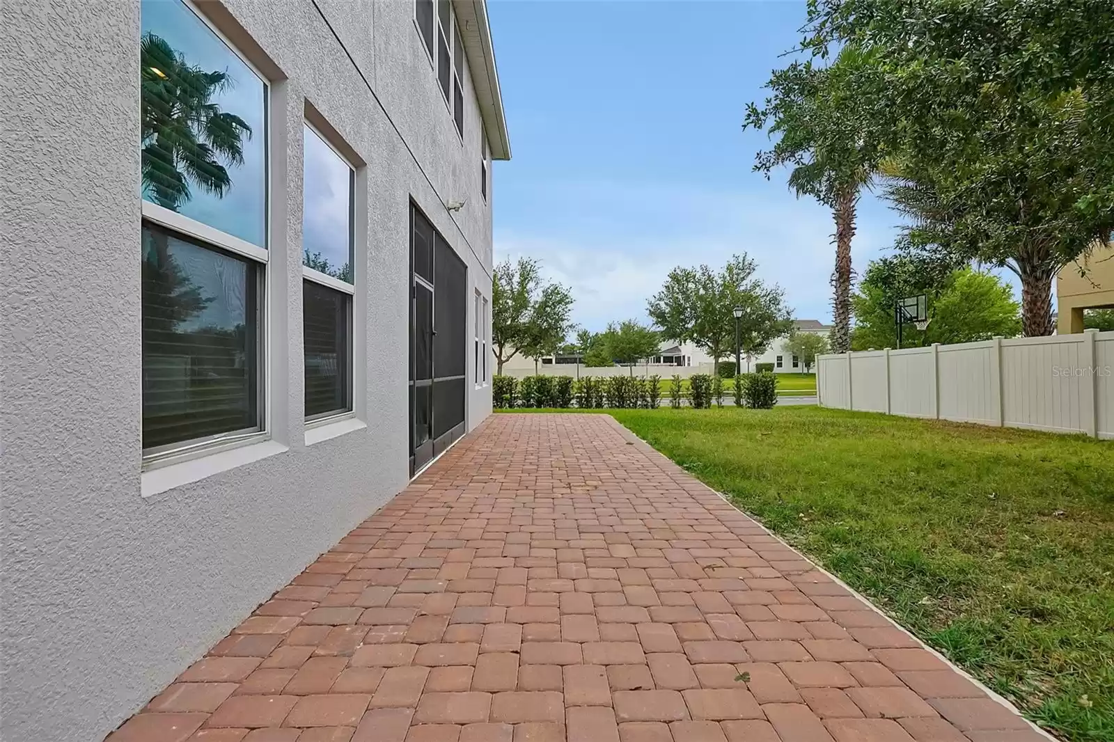 8745 LOOKOUT POINTE DRIVE, WINDERMERE, Florida 34786, 5 Bedrooms Bedrooms, ,3 BathroomsBathrooms,Residential,For Sale,LOOKOUT POINTE,MFRO6177463