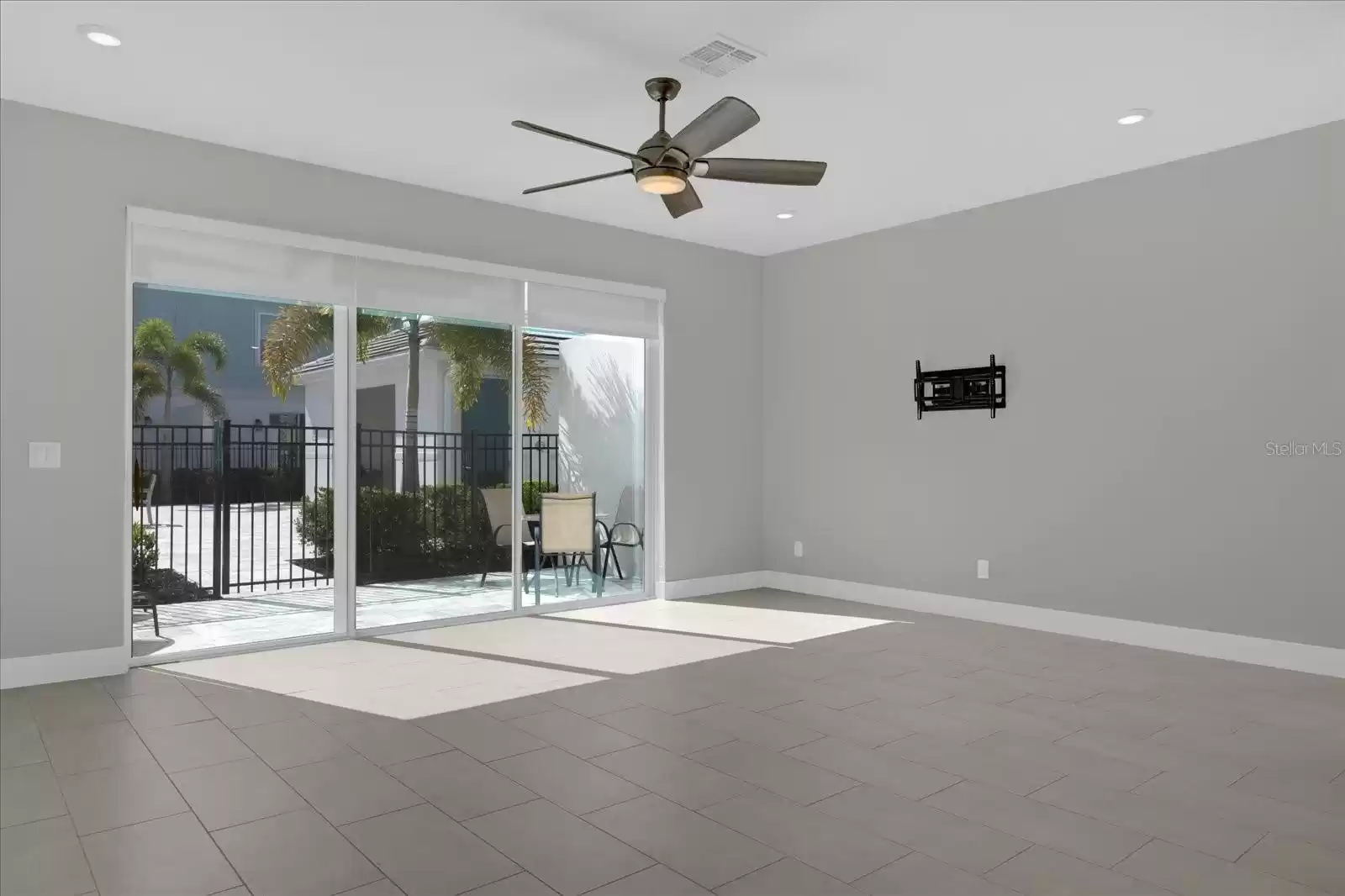 7924 DRAW STREET, REUNION, Florida 34747, 3 Bedrooms Bedrooms, ,2 BathroomsBathrooms,Residential,For Sale,DRAW,MFRO6177367