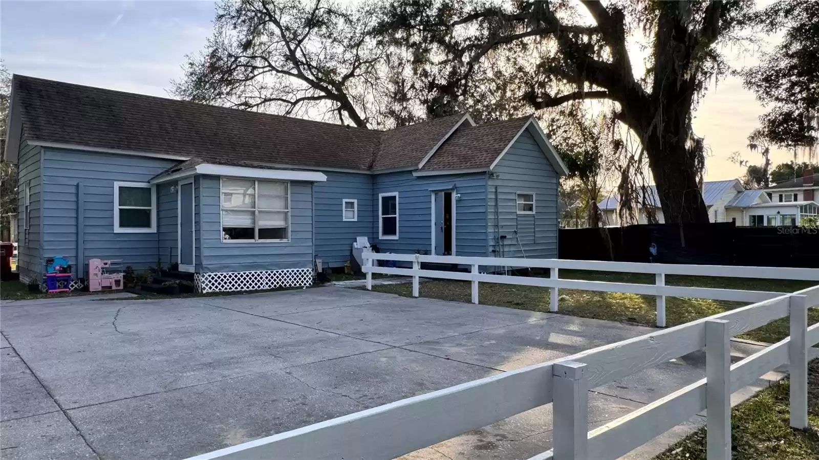 904 REYNOLDS STREET, PLANT CITY, Florida 33563, ,Residential Income,For Sale,REYNOLDS,MFRT3501864