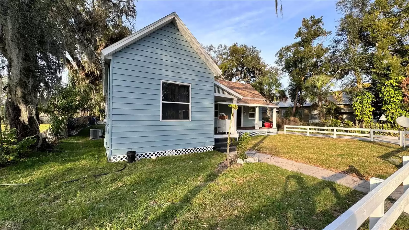 904 REYNOLDS STREET, PLANT CITY, Florida 33563, ,Residential Income,For Sale,REYNOLDS,MFRT3501864