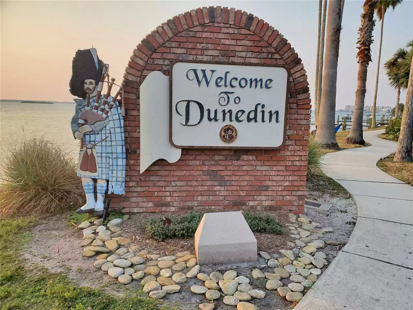 Welcome to Dunedin Sign