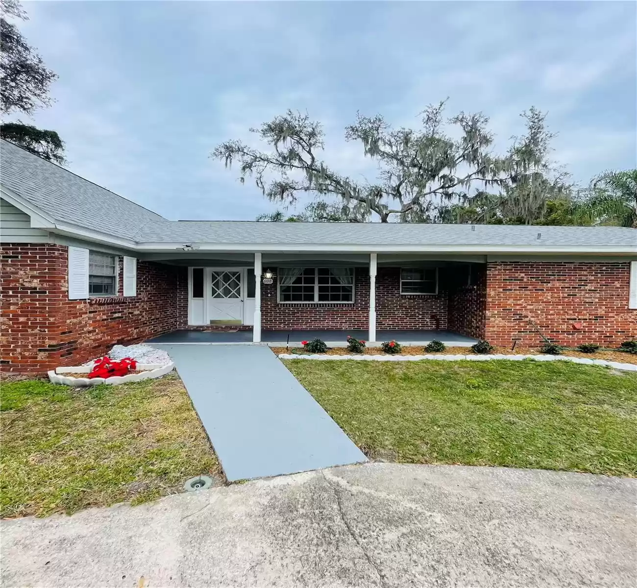 608 HALLIEWOOD AVENUE, TEMPLE TERRACE, Florida 33617, 4 Bedrooms Bedrooms, ,3 BathroomsBathrooms,Residential,For Sale,HALLIEWOOD,MFRT3493263