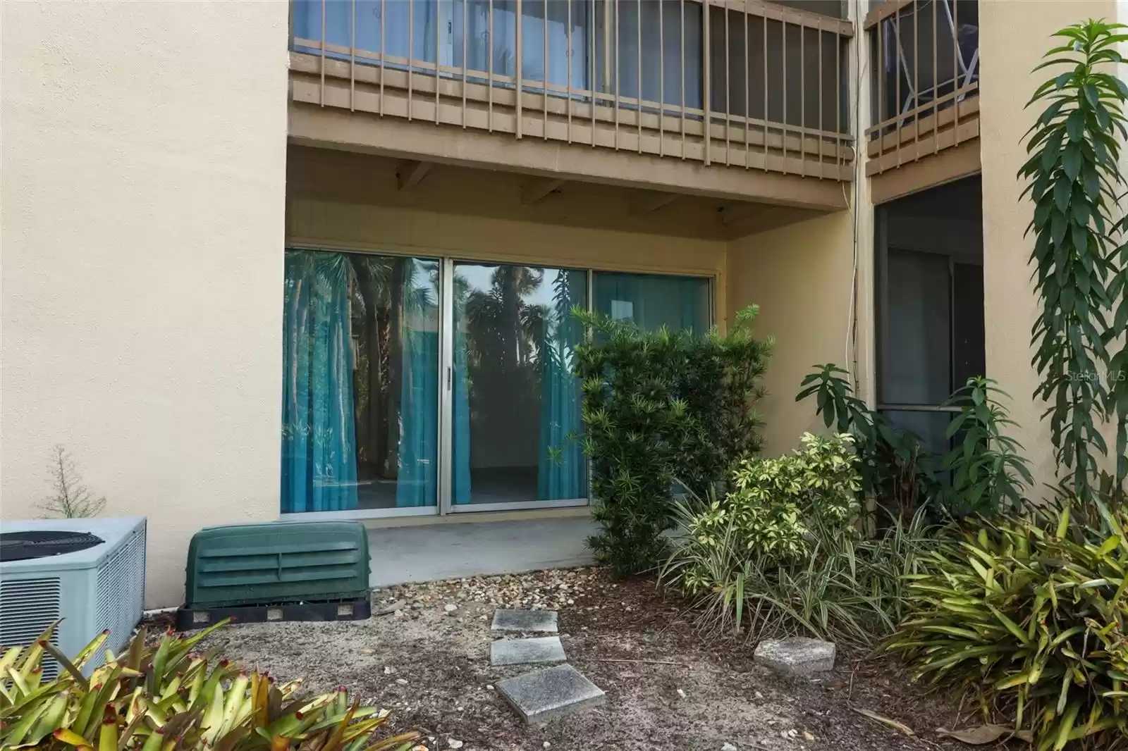 596 ORANGE DRIVE, ALTAMONTE SPRINGS, Florida 32701, 1 Bedroom Bedrooms, ,1 BathroomBathrooms,Residential,For Sale,ORANGE,MFRO6178437