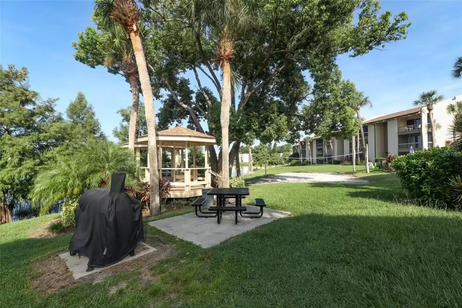 596 ORANGE DRIVE, ALTAMONTE SPRINGS, Florida 32701, 1 Bedroom Bedrooms, ,1 BathroomBathrooms,Residential,For Sale,ORANGE,MFRO6178437