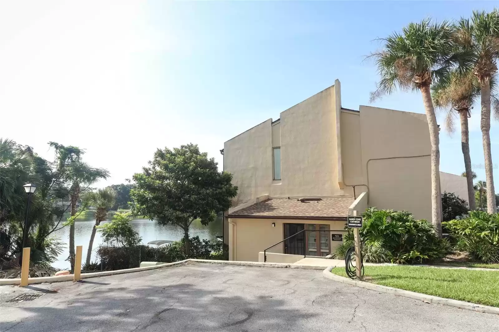 596 ORANGE DRIVE, ALTAMONTE SPRINGS, Florida 32701, 1 Bedroom Bedrooms, ,1 BathroomBathrooms,Residential,For Sale,ORANGE,MFRO6178437