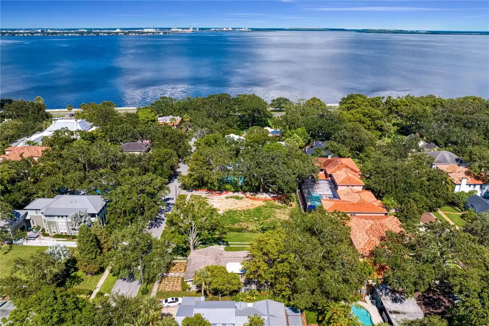 2912 HARBOR VIEW AVENUE, TAMPA, Florida 33611, 5 Bedrooms Bedrooms, ,5 BathroomsBathrooms,Residential,For Sale,HARBOR VIEW,MFRT3433490