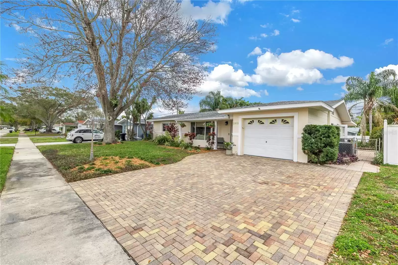 5918 27TH AVENUE, ST PETERSBURG, Florida 33710, 3 Bedrooms Bedrooms, ,2 BathroomsBathrooms,Residential,For Sale,27TH,MFRU8231119