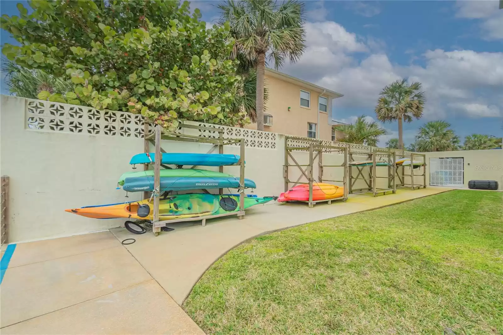 3606 PENINSULA DRIVE, PORT ORANGE, Florida 32127, 2 Bedrooms Bedrooms, ,2 BathroomsBathrooms,Residential,For Sale,PENINSULA,MFRNS1080661